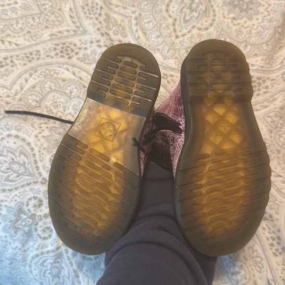 Dr. Martens pink crinkle boots size 9. - Picture 9 of 9